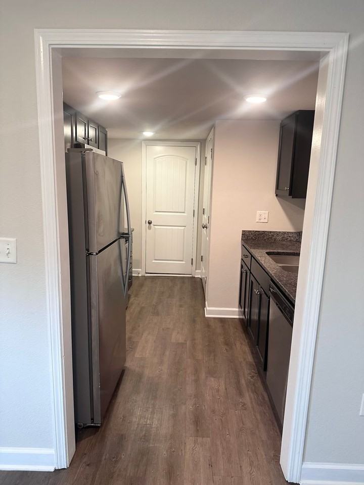 1402 Ne Mary Ct - Photo 4 of 15