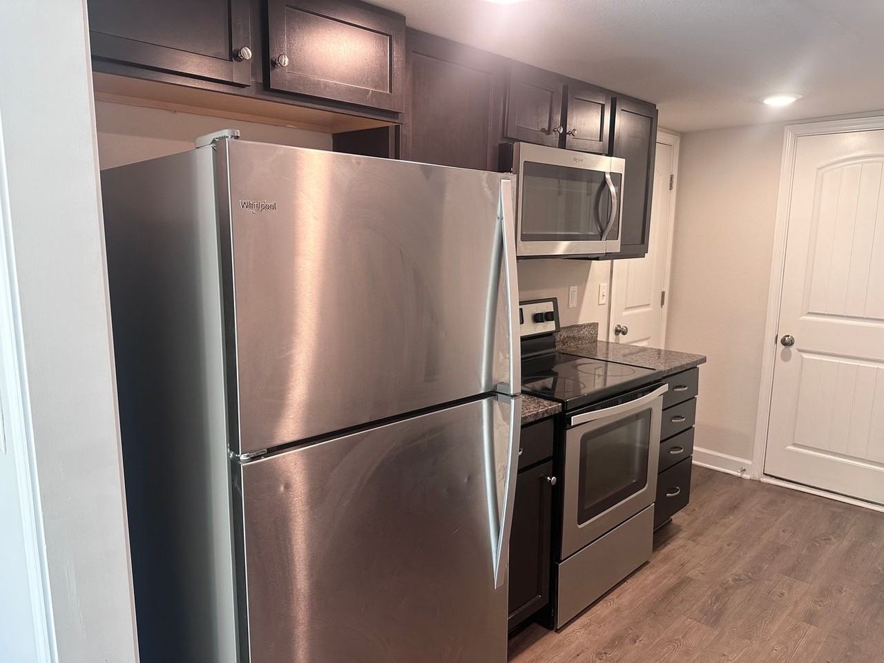 1402 Ne Mary Ct - Photo 5 of 15