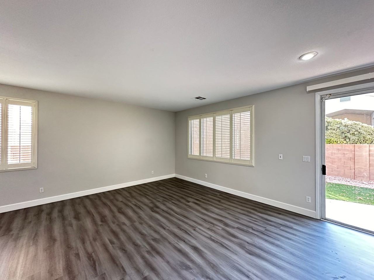10191 Splendor Ridge Ave - Photo 4 of 31