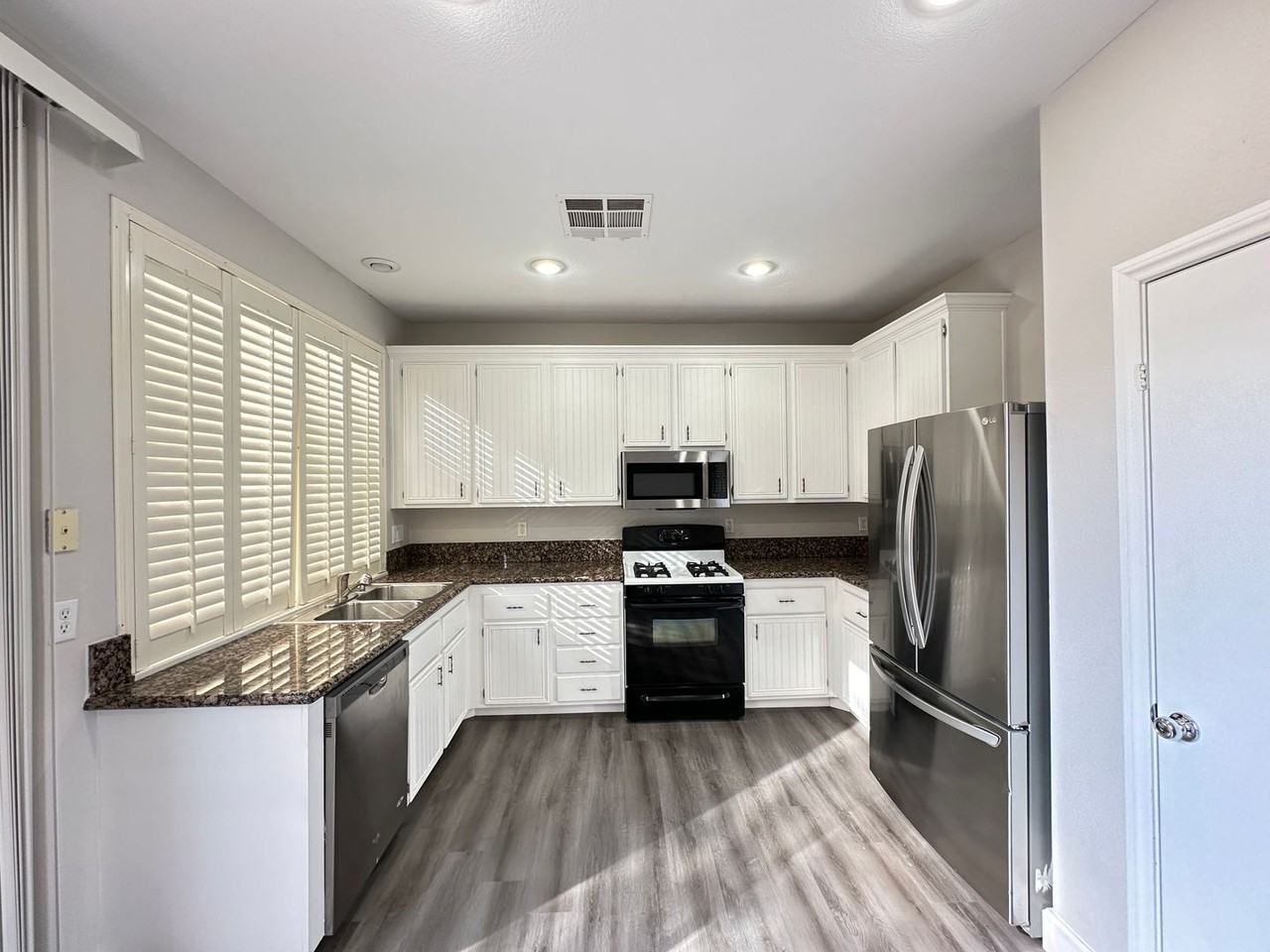 10191 Splendor Ridge Ave - Photo 5 of 31