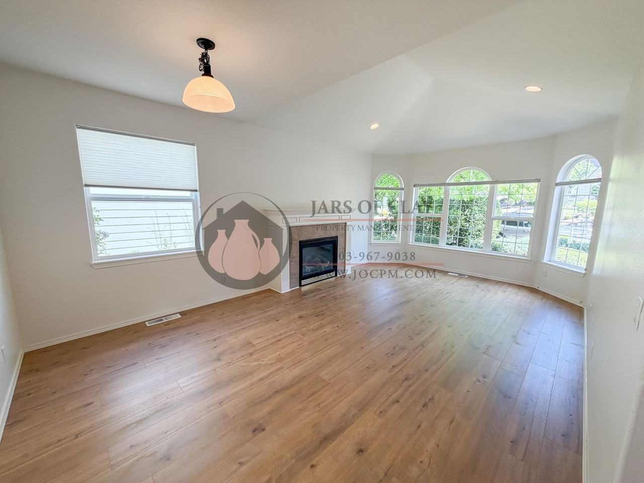 522 Inverness Dr Se - Photo 4 of 17