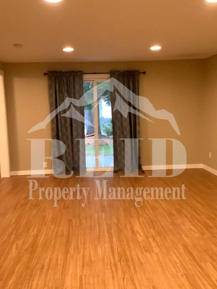 4813 Sandra Ln Ne - Photo 6 of 32