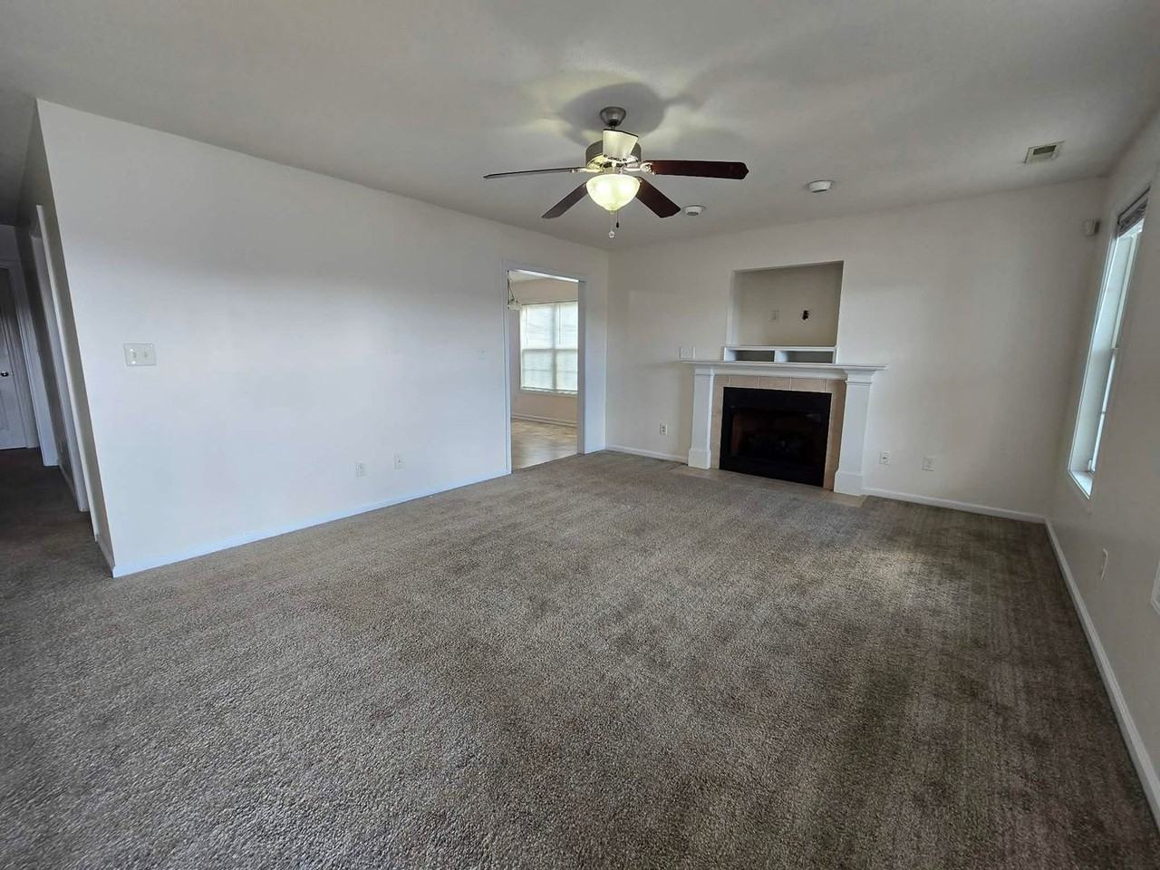 1407 Oxnop Ct - Photo 3 of 20