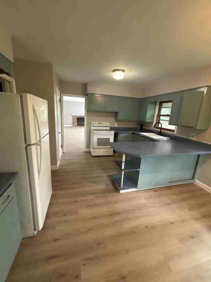 418 Wheelock Pkwy W - Photo 6 of 14