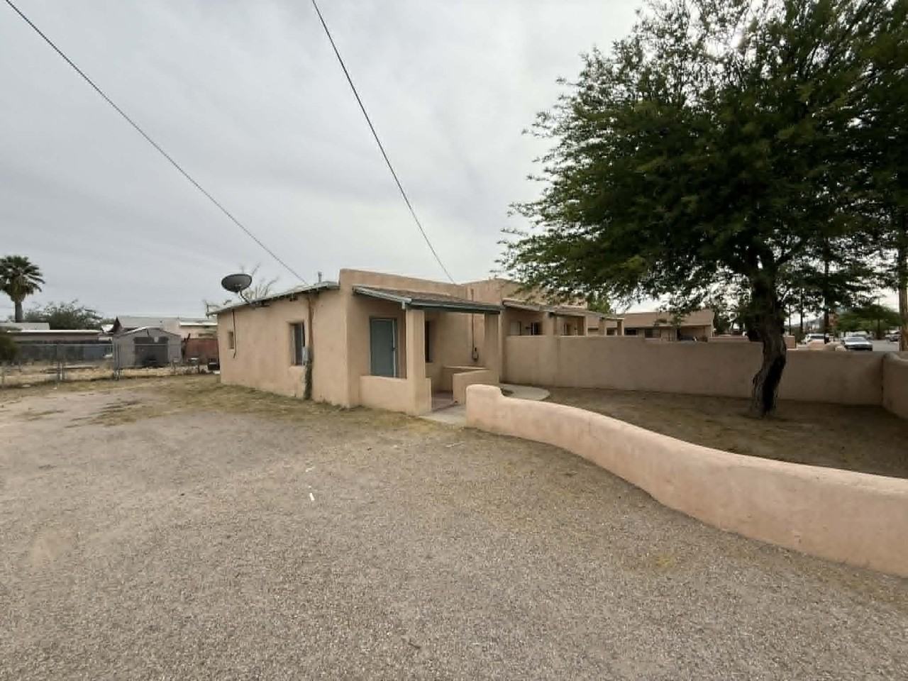 1553 // 204 East Palmdale Street - Photo 3 of 21