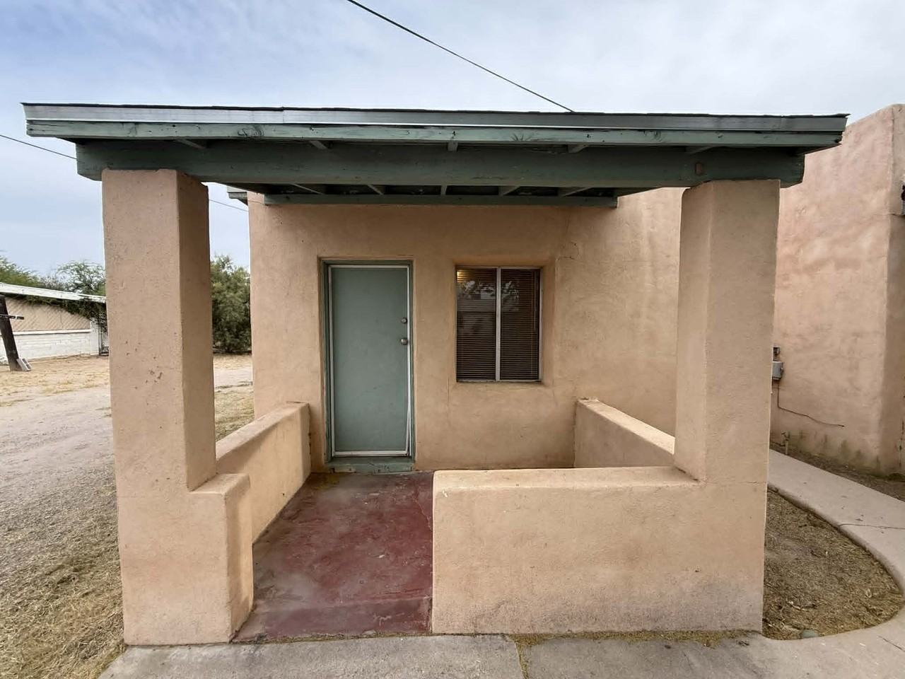 1553 // 204 East Palmdale Street - Photo 4 of 21
