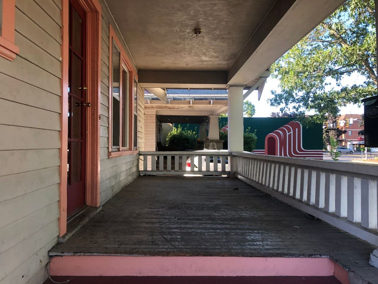 1348 Oak St - Photo 2 of 28