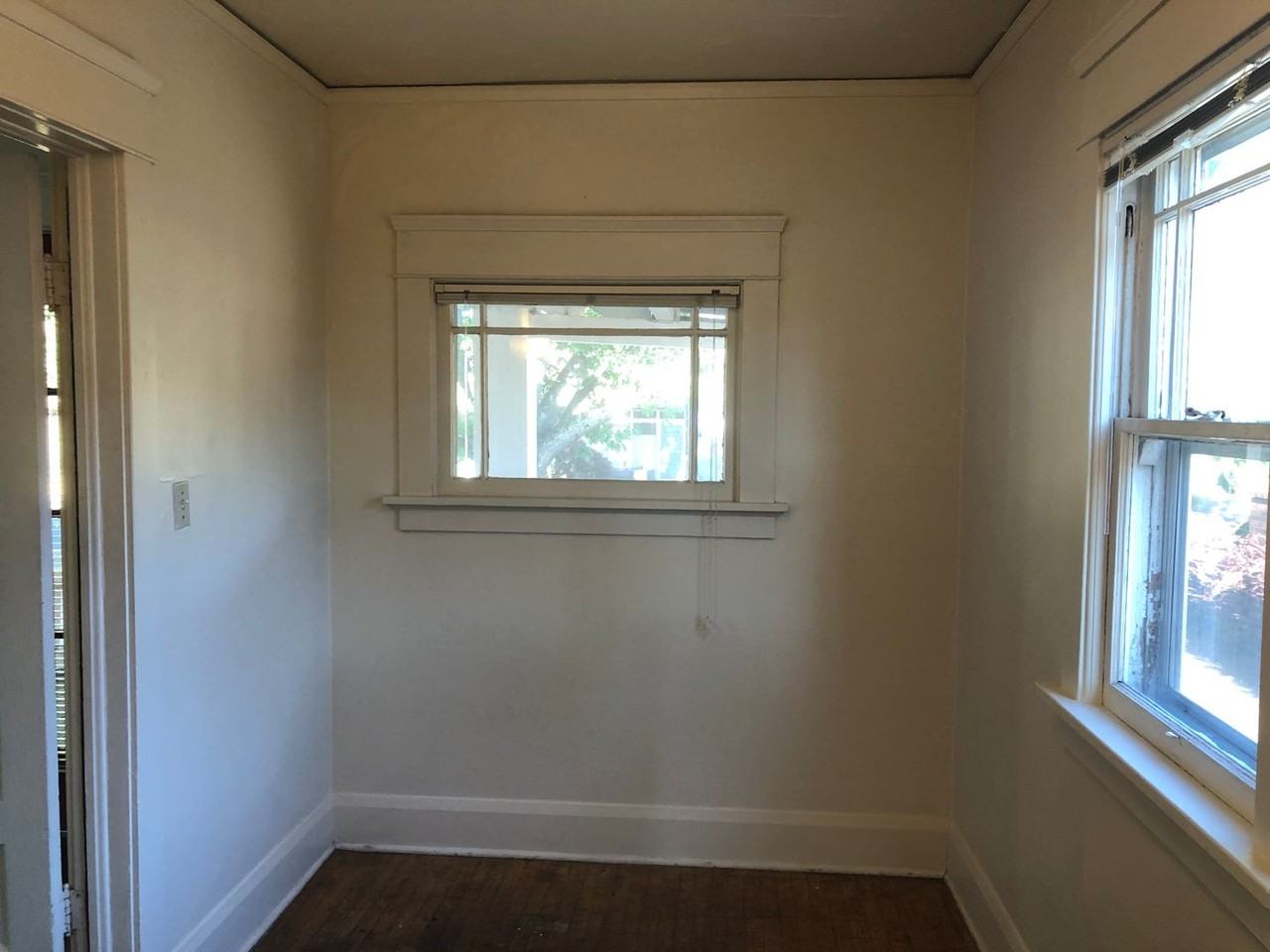 1348 Oak St - Photo 6 of 28