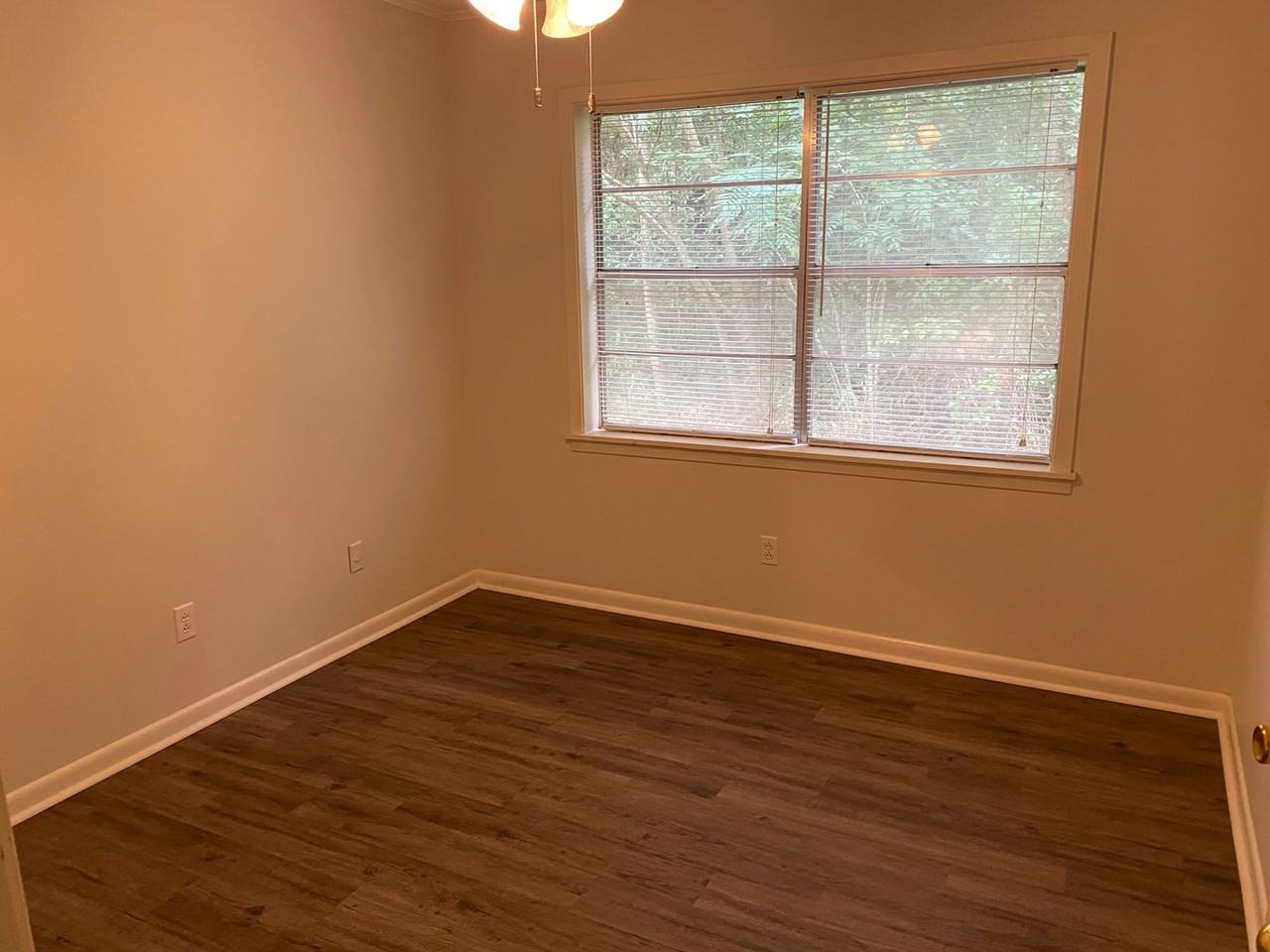 106 Hillcrest Rd - Photo 4 of 9