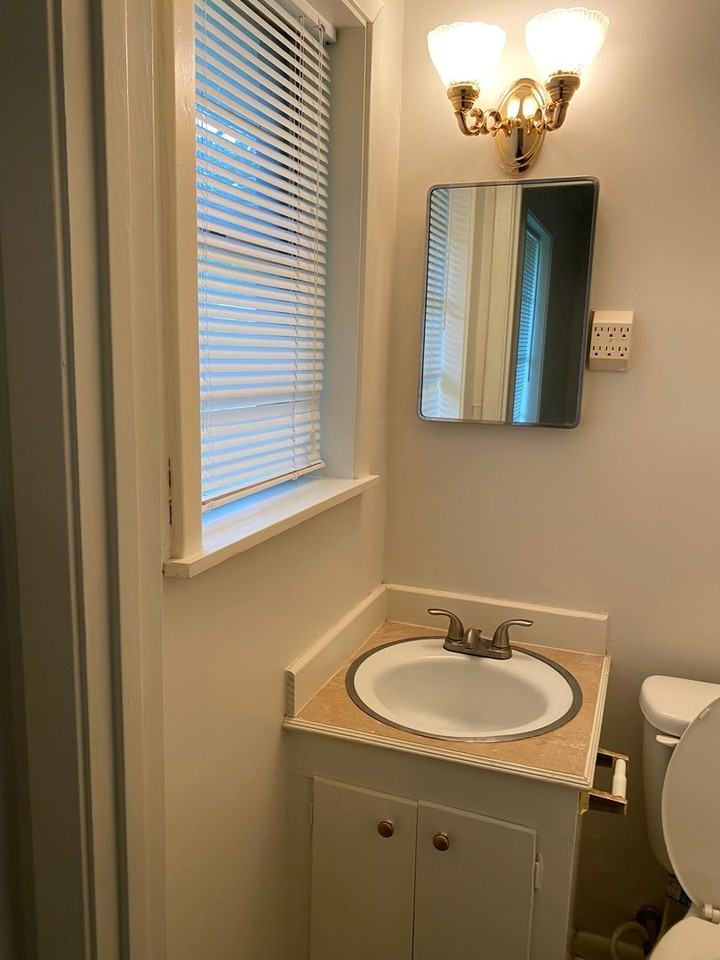 106 Hillcrest Rd - Photo 6 of 9