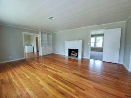 featured image of 118 W Franklin St