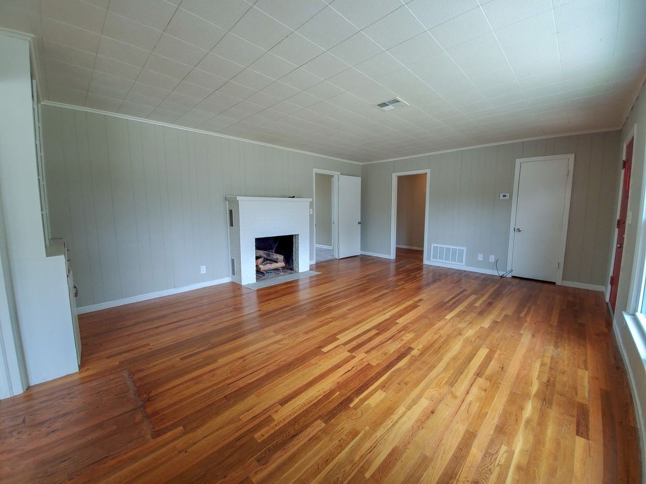 118 W Franklin St - Photo 2 of 27