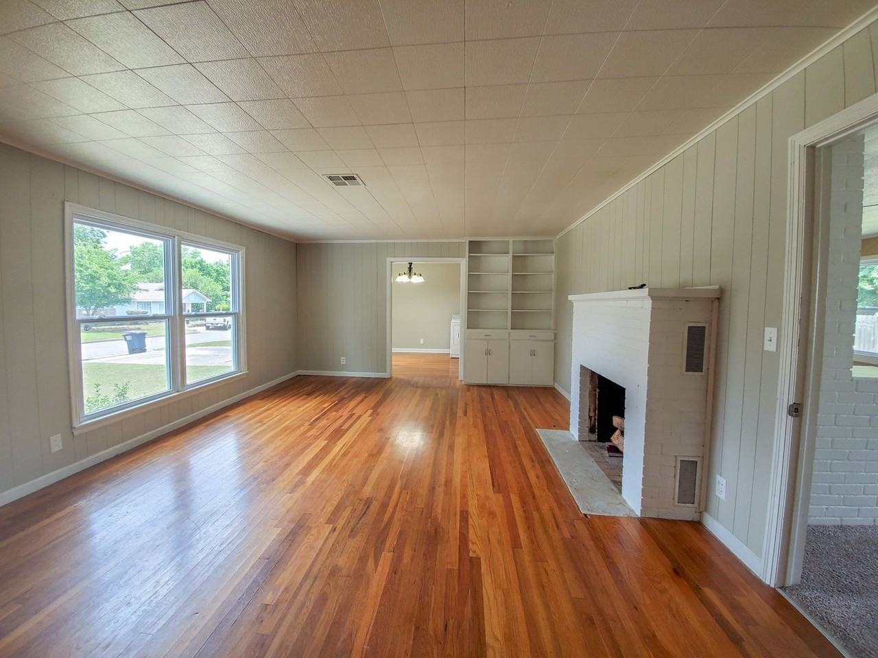 118 W Franklin St - Photo 4 of 27
