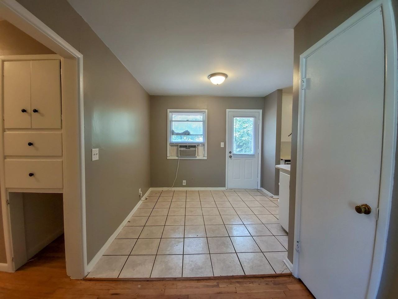 519 E Anna St - Photo 4 of 27