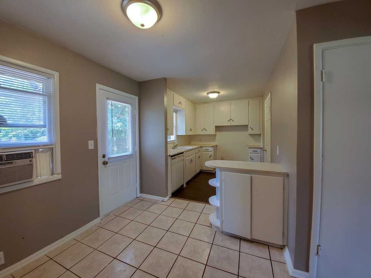 519 E Anna St - Photo 6 of 27
