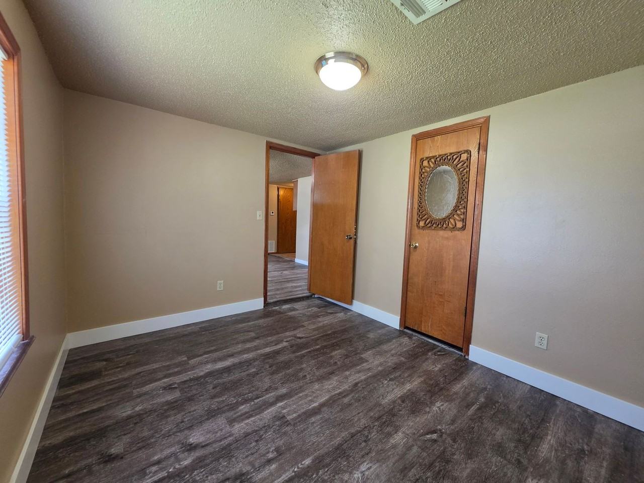532 N Patchin Ave - Photo 3 of 16