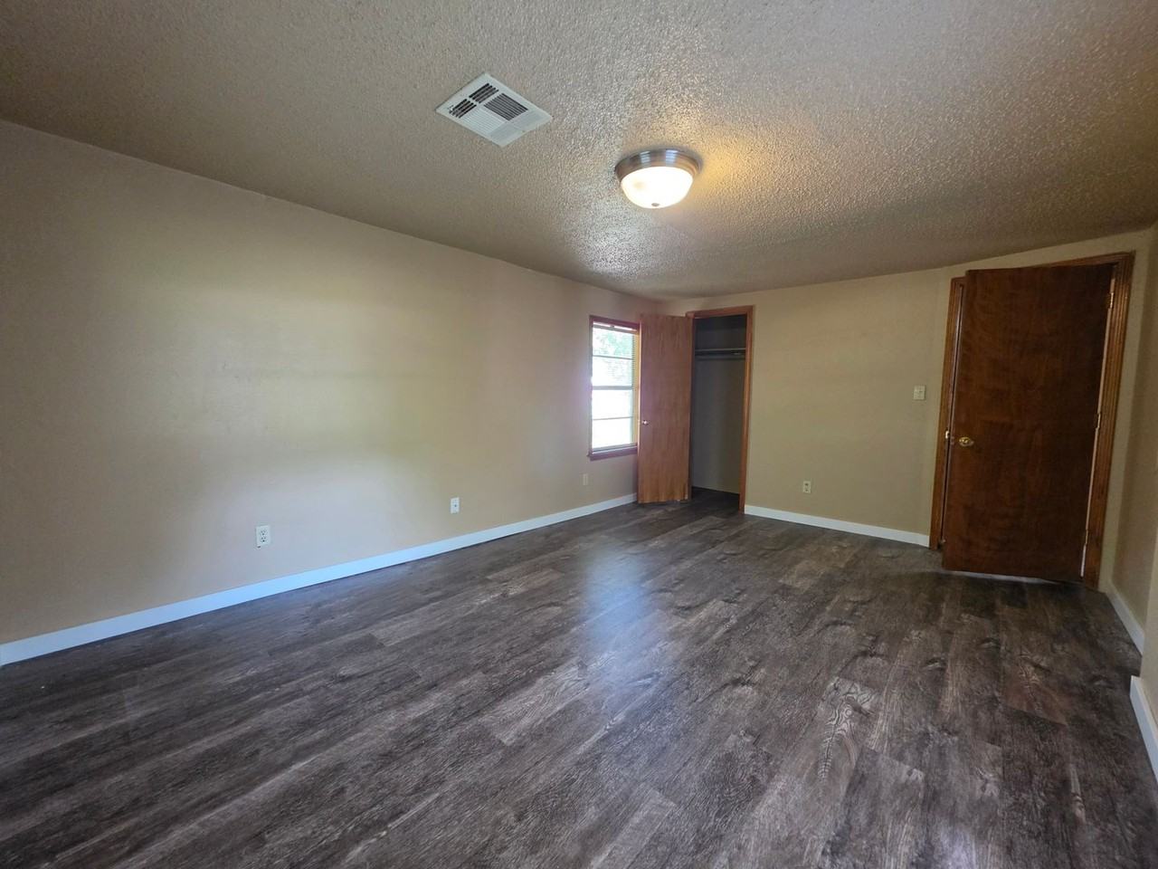 532 N Patchin Ave - Photo 5 of 16