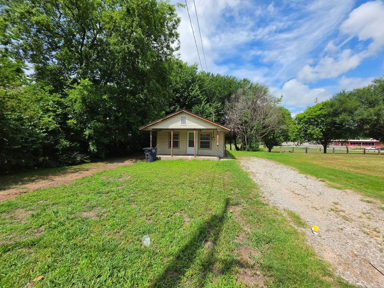 532 N Patchin Ave - Photo 7 of 16