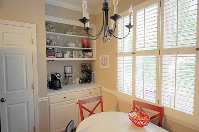 3201 Stanford Dr - Photo 3 of 13