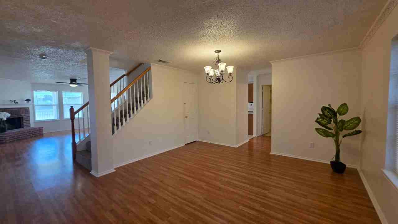 8632 Arcadia Park Dr - Photo 4 of 40