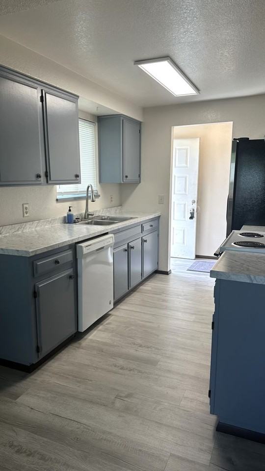 257 Kermanshah St - Photo 6 of 11