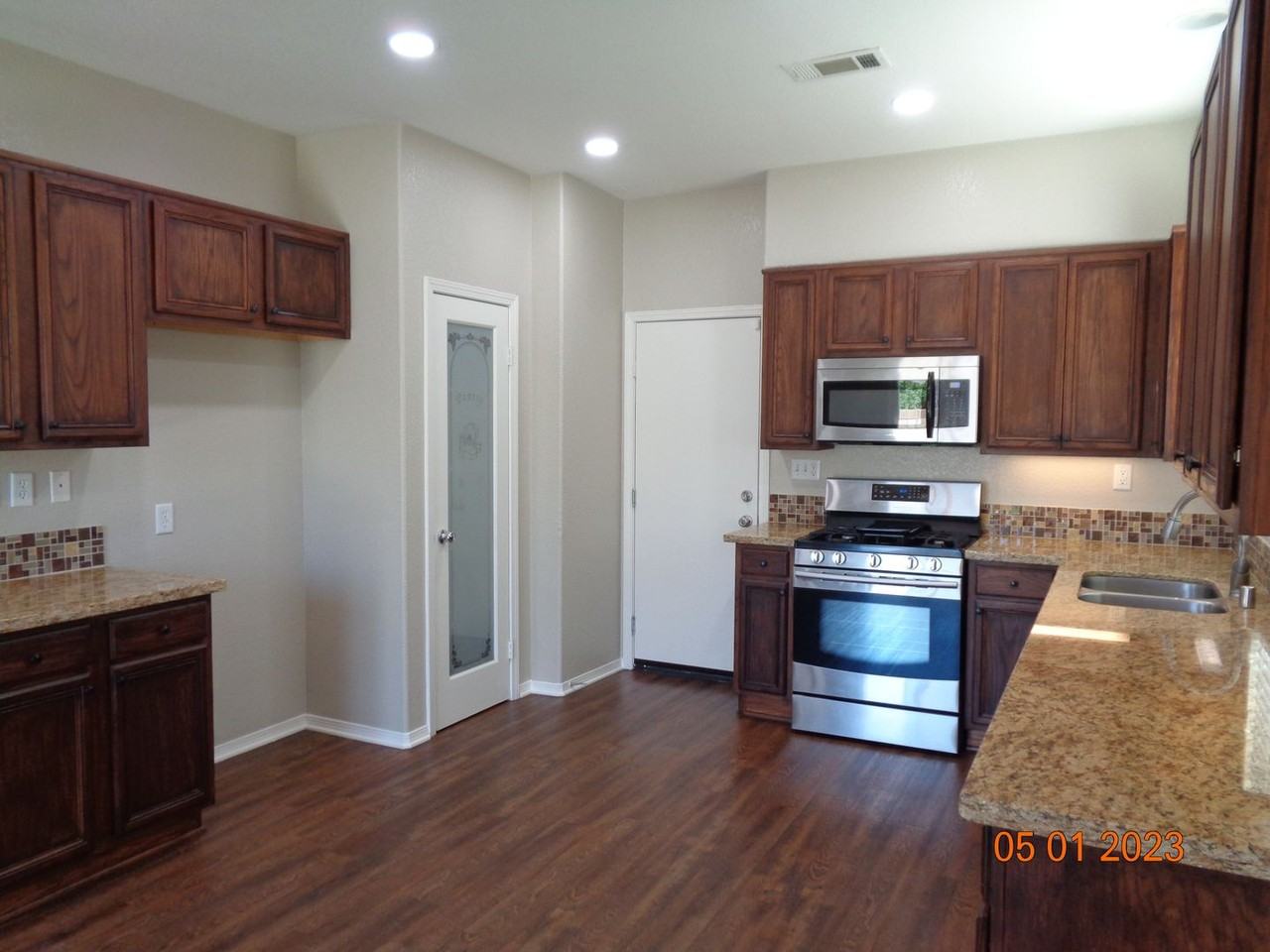 2739 Garnet Ln - Photo 7 of 23