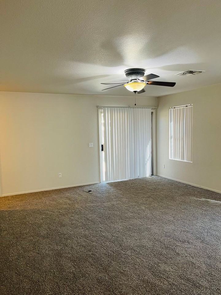 1809 N 94th Ave - Photo 6 of 19