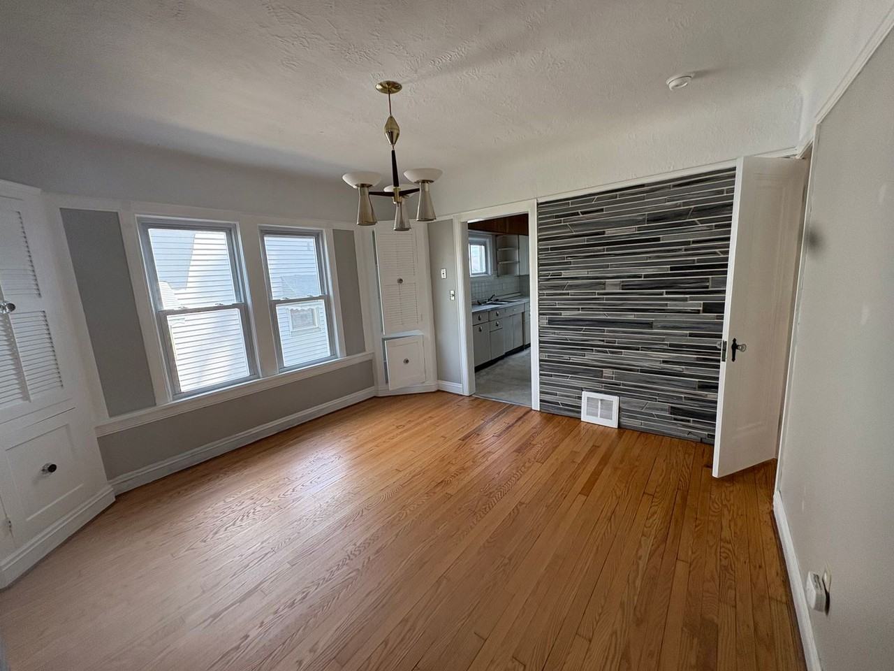2507 Brookview Blvd - Photo 3 of 16