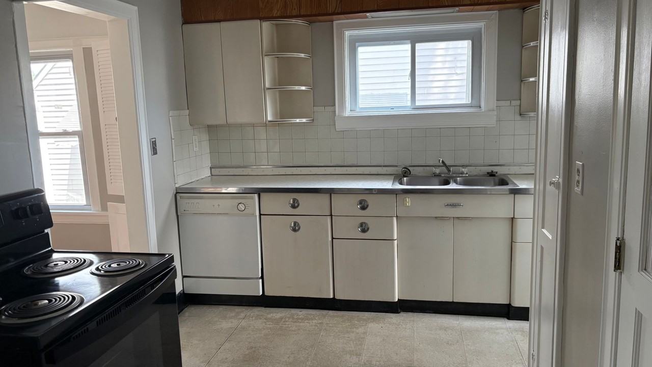 2507 Brookview Blvd - Photo 7 of 16
