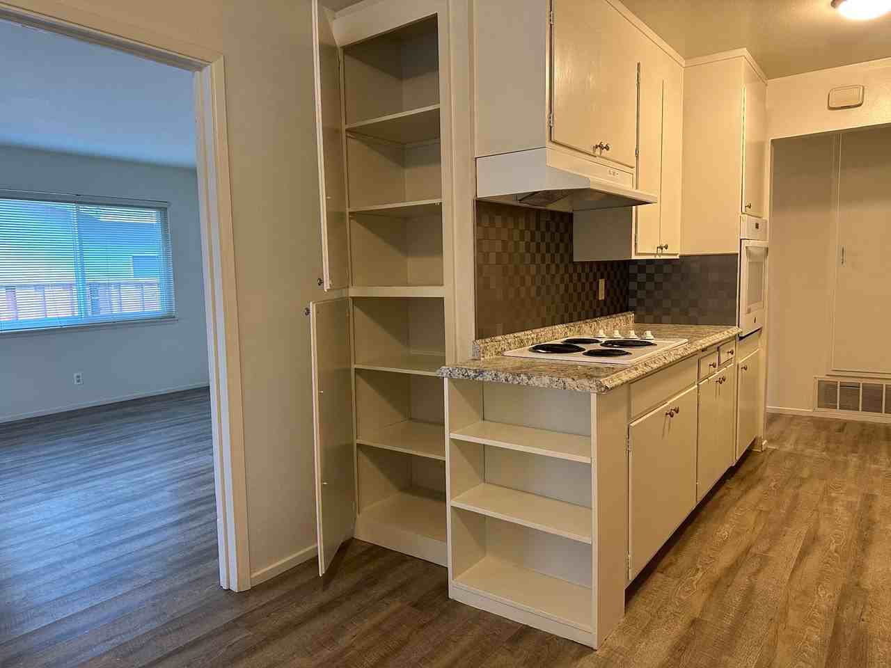 7547 De Foe Dr - Photo 3 of 10