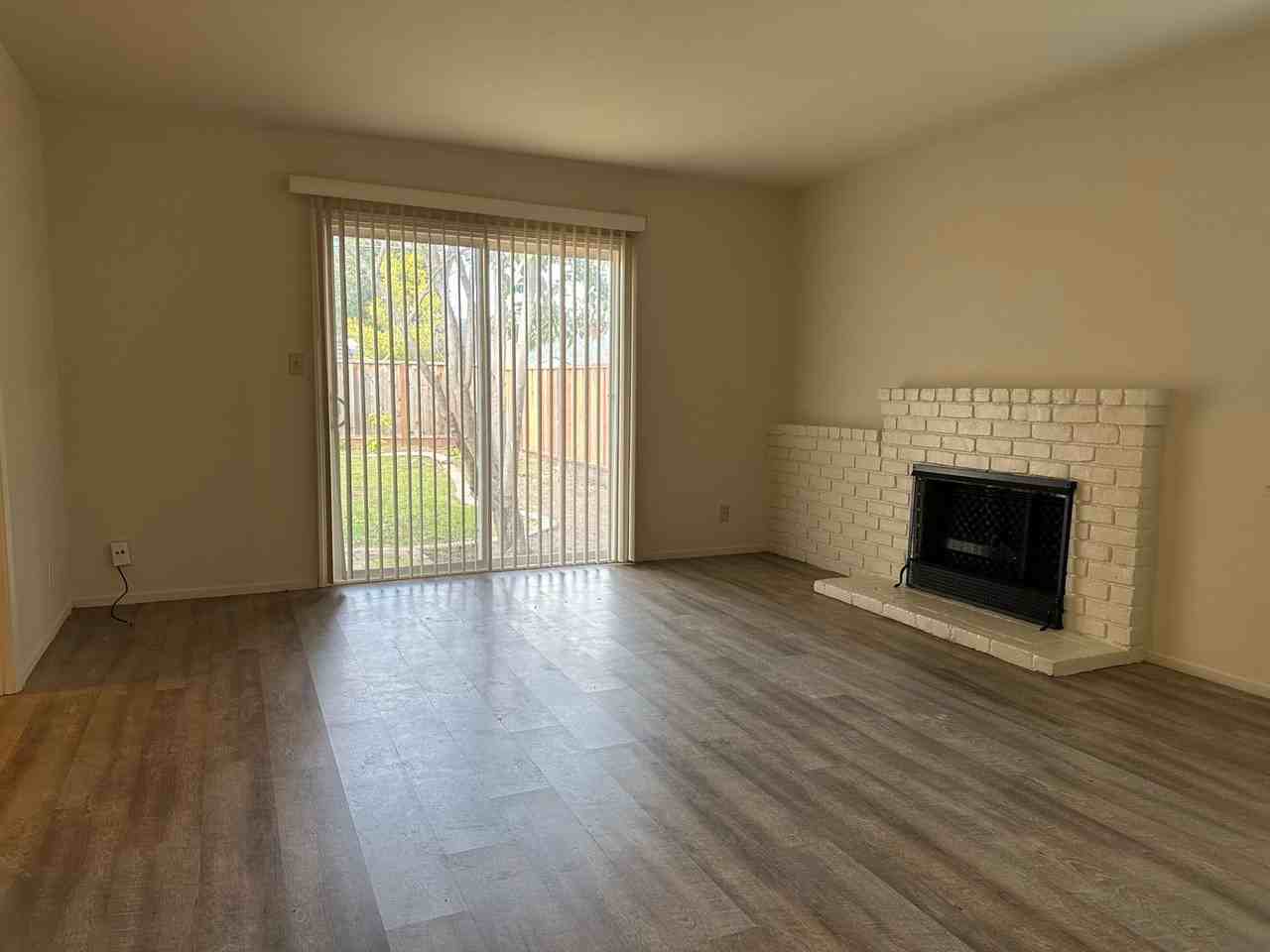 7547 De Foe Dr - Photo 6 of 10
