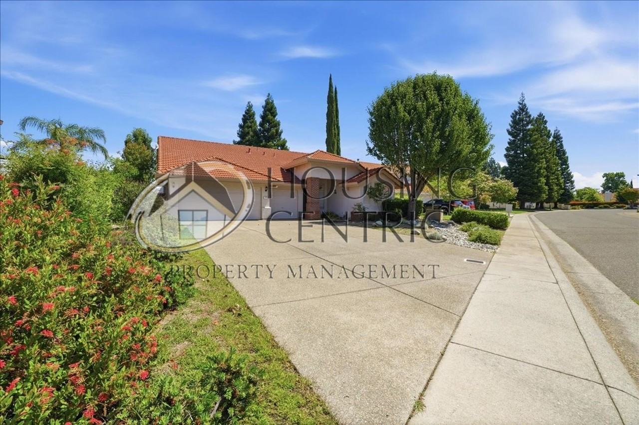 108 Pembury Way - Photo 3 of 47
