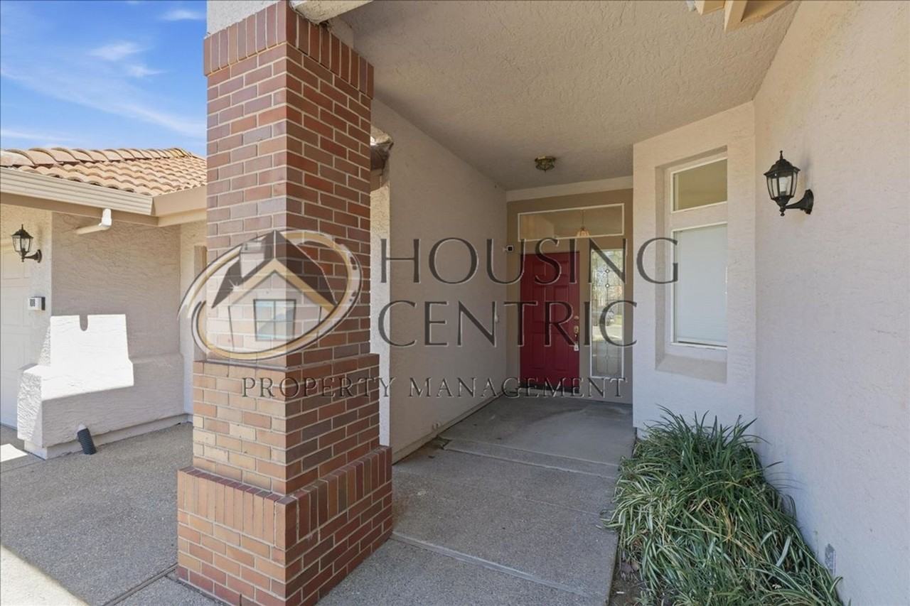 108 Pembury Way - Photo 4 of 47