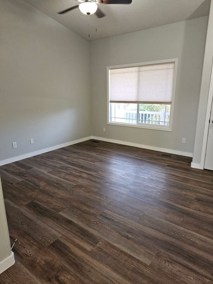 3328 S Malad Dr - Photo 3 of 23