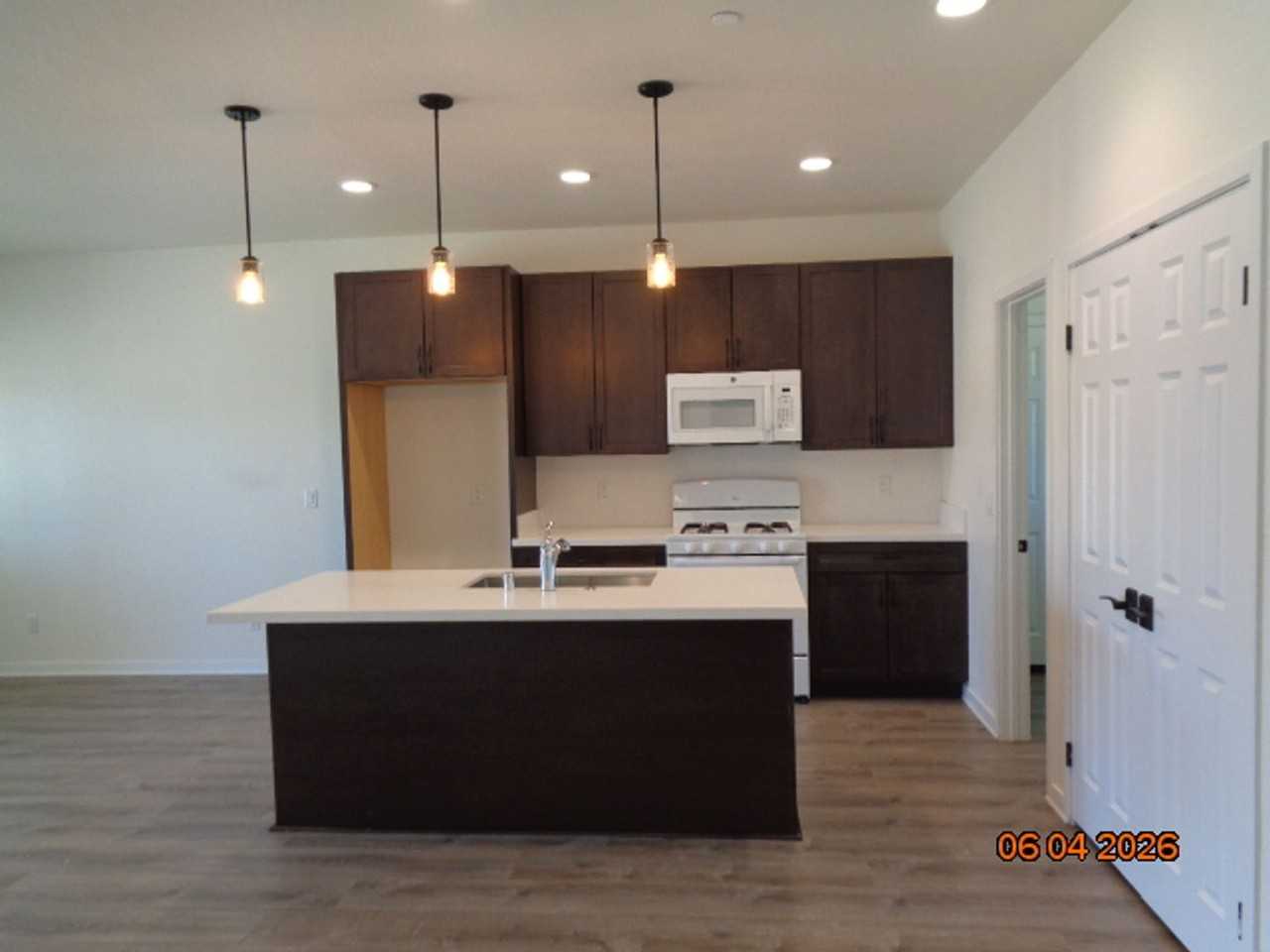 41504 Sierra Vista Way - Photo 3 of 14