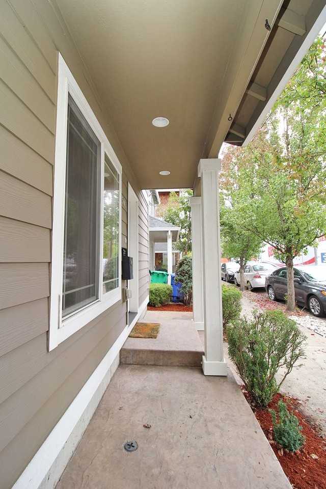 5612 Se 22nd Ave - Photo 4 of 26