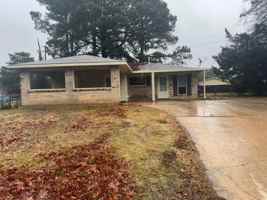 featured image of 3002 Hazel Cir