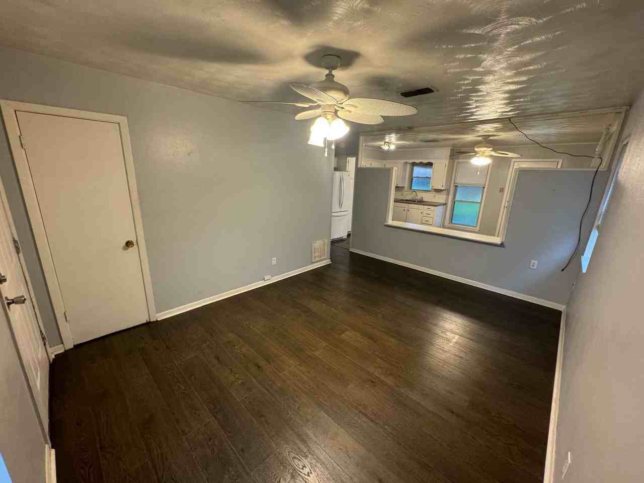 3002 Hazel Cir - Photo 2 of 12