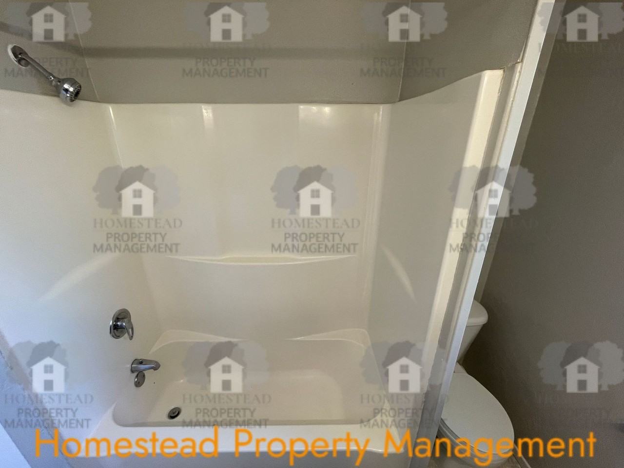 582 Main St W - Photo 7 of 18