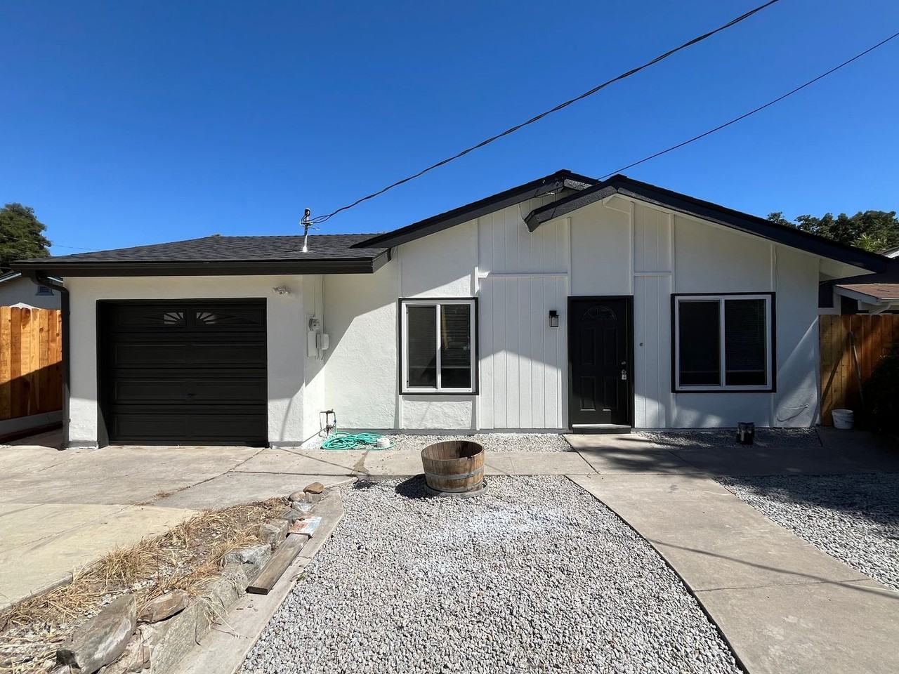 8890 Arcade Rd - Photo 2 of 24
