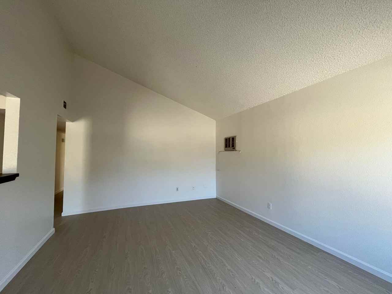 8890 Arcade Rd - Photo 6 of 24