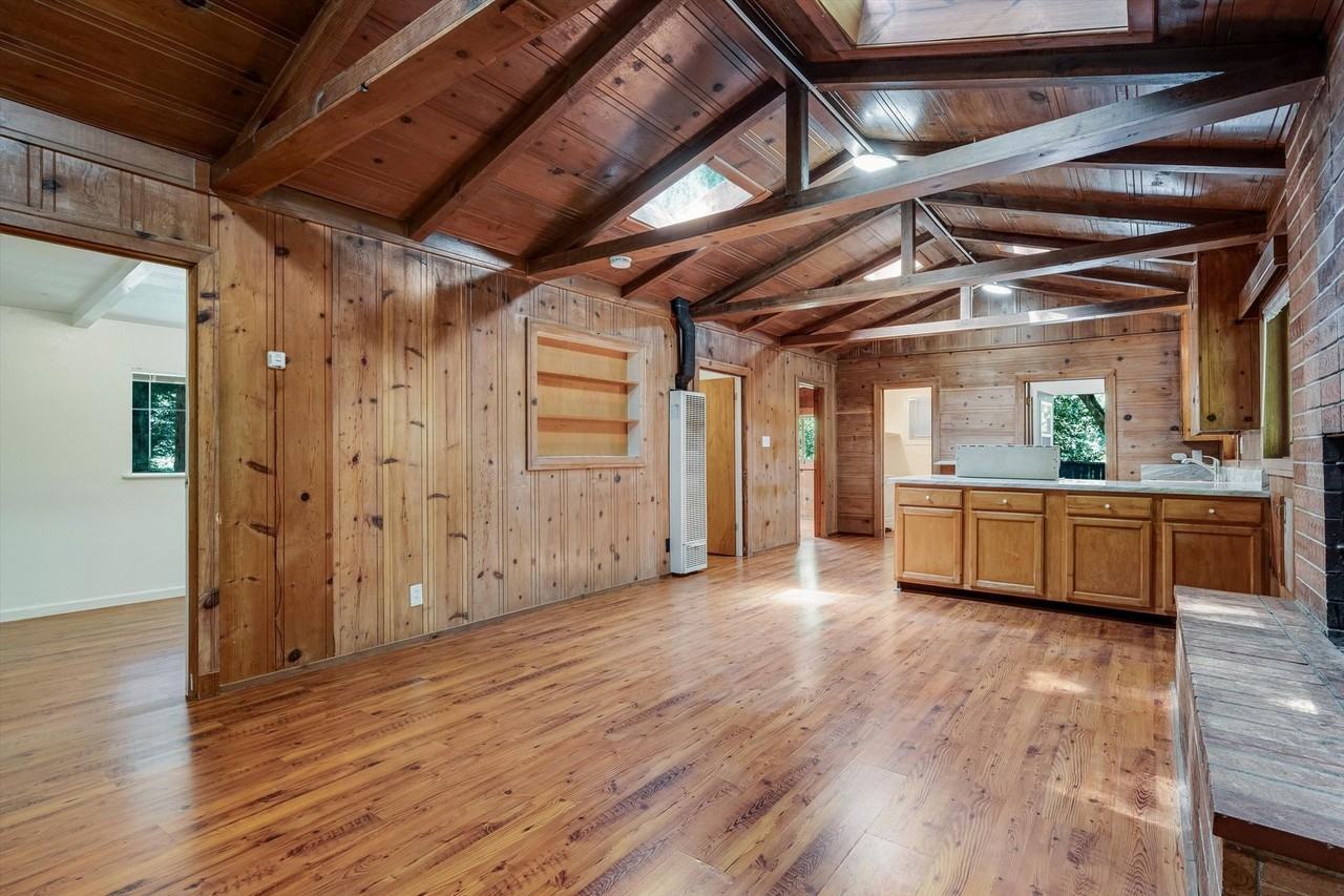 11075 Dell Ave - Photo 4 of 9