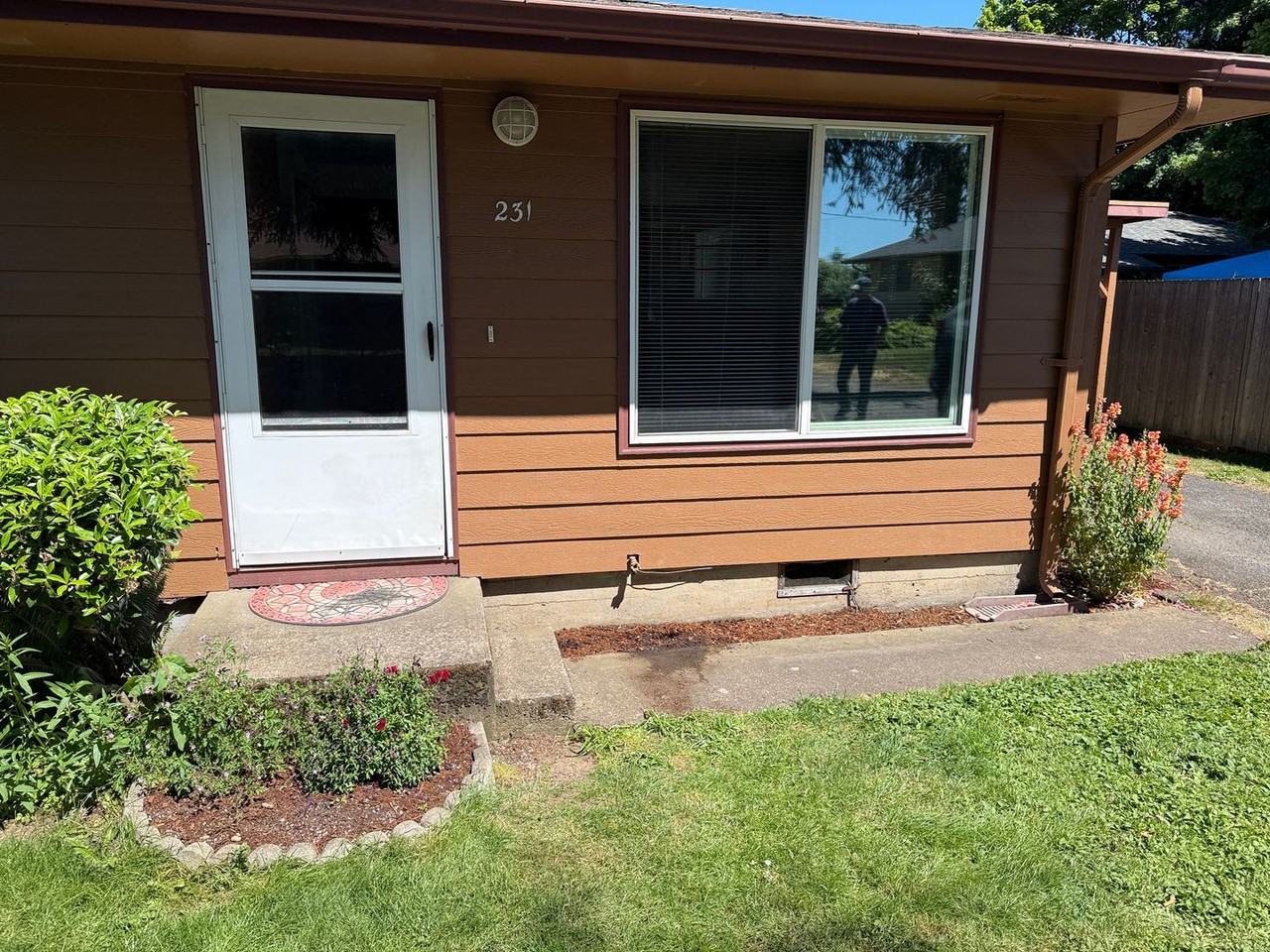 231 Holeman Ave - Photo 4 of 29