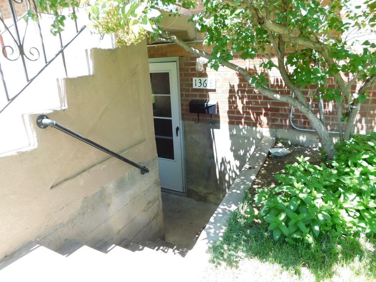 1368 Elm Ave - Photo 2 of 11