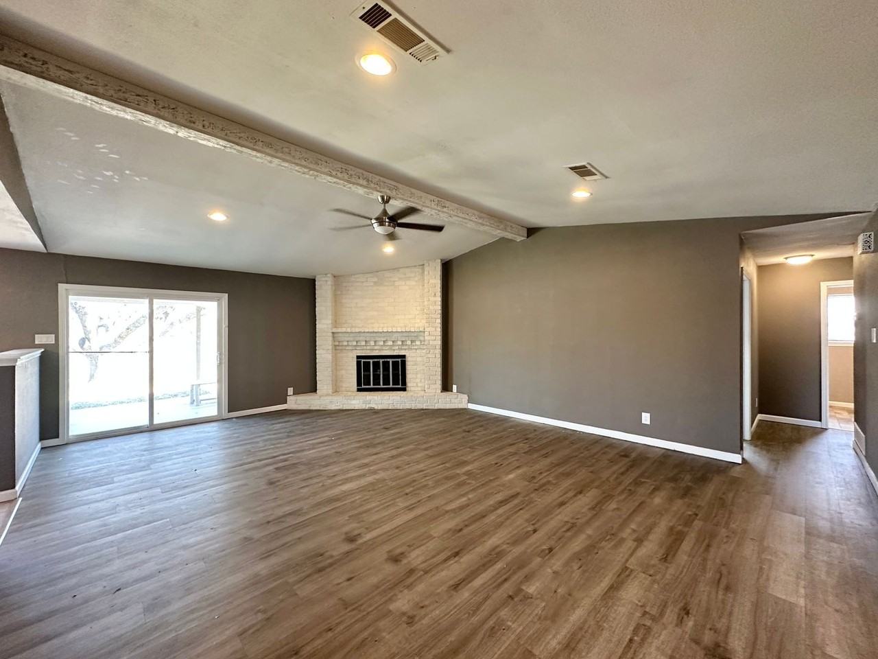 1904 Stardust St - Photo 3 of 29