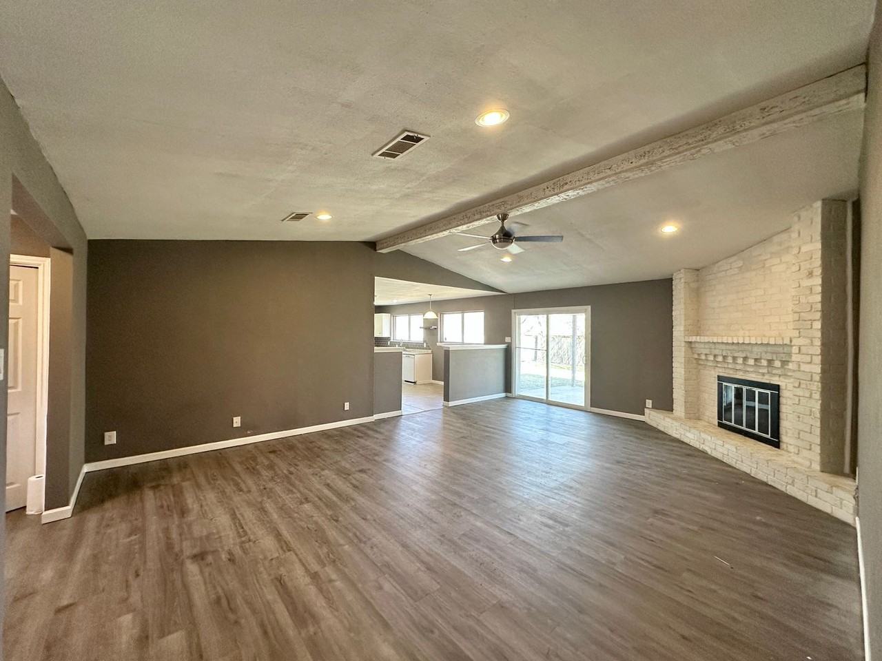 1904 Stardust St - Photo 4 of 29