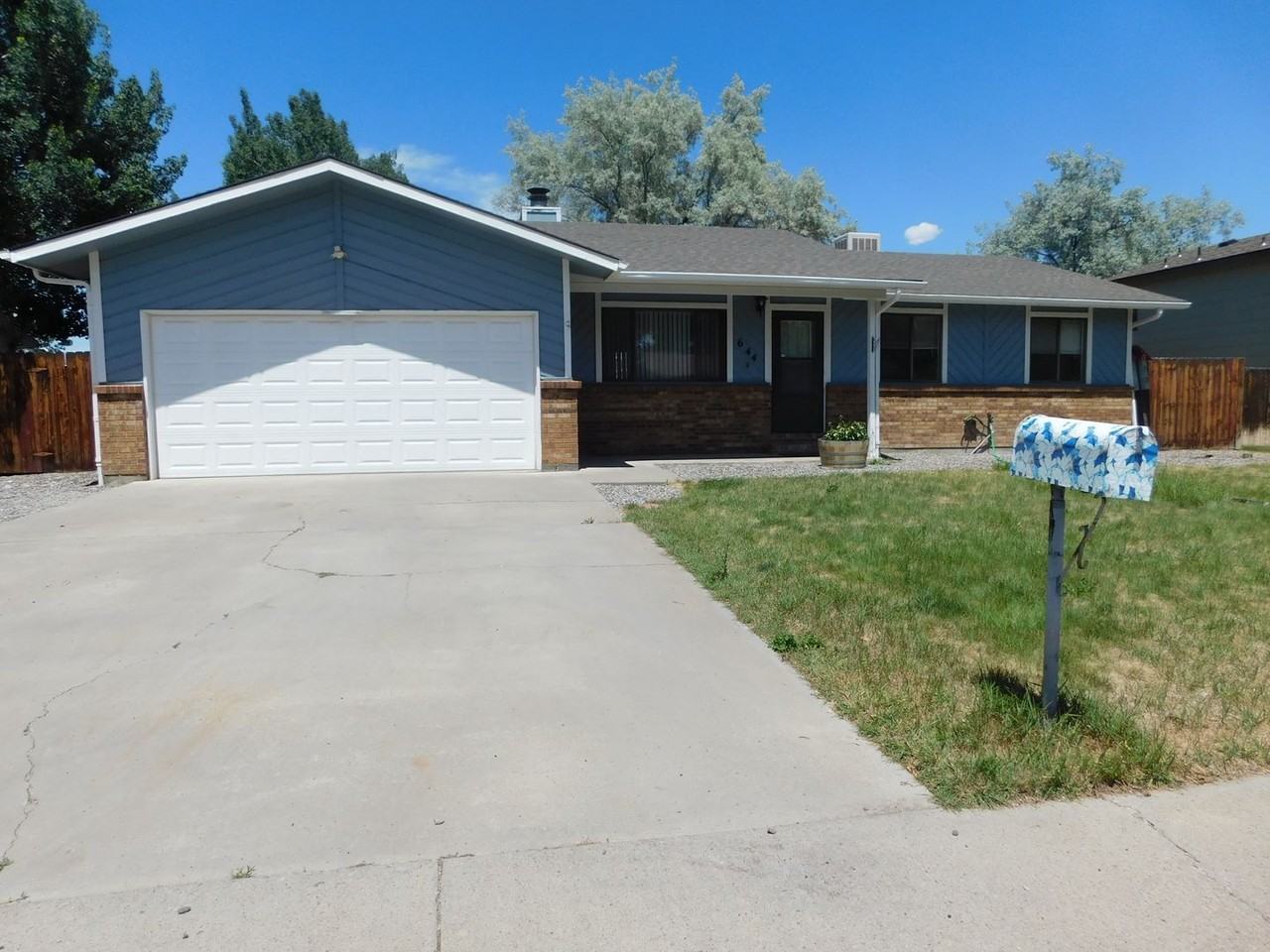 644 Starlight Dr - Photo 2 of 17