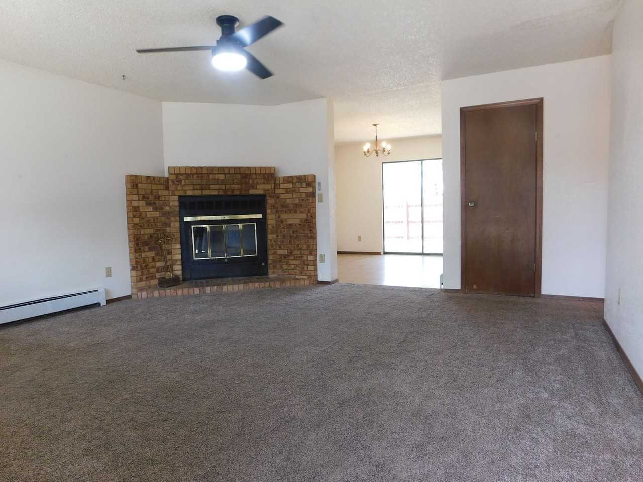 644 Starlight Dr - Photo 3 of 17