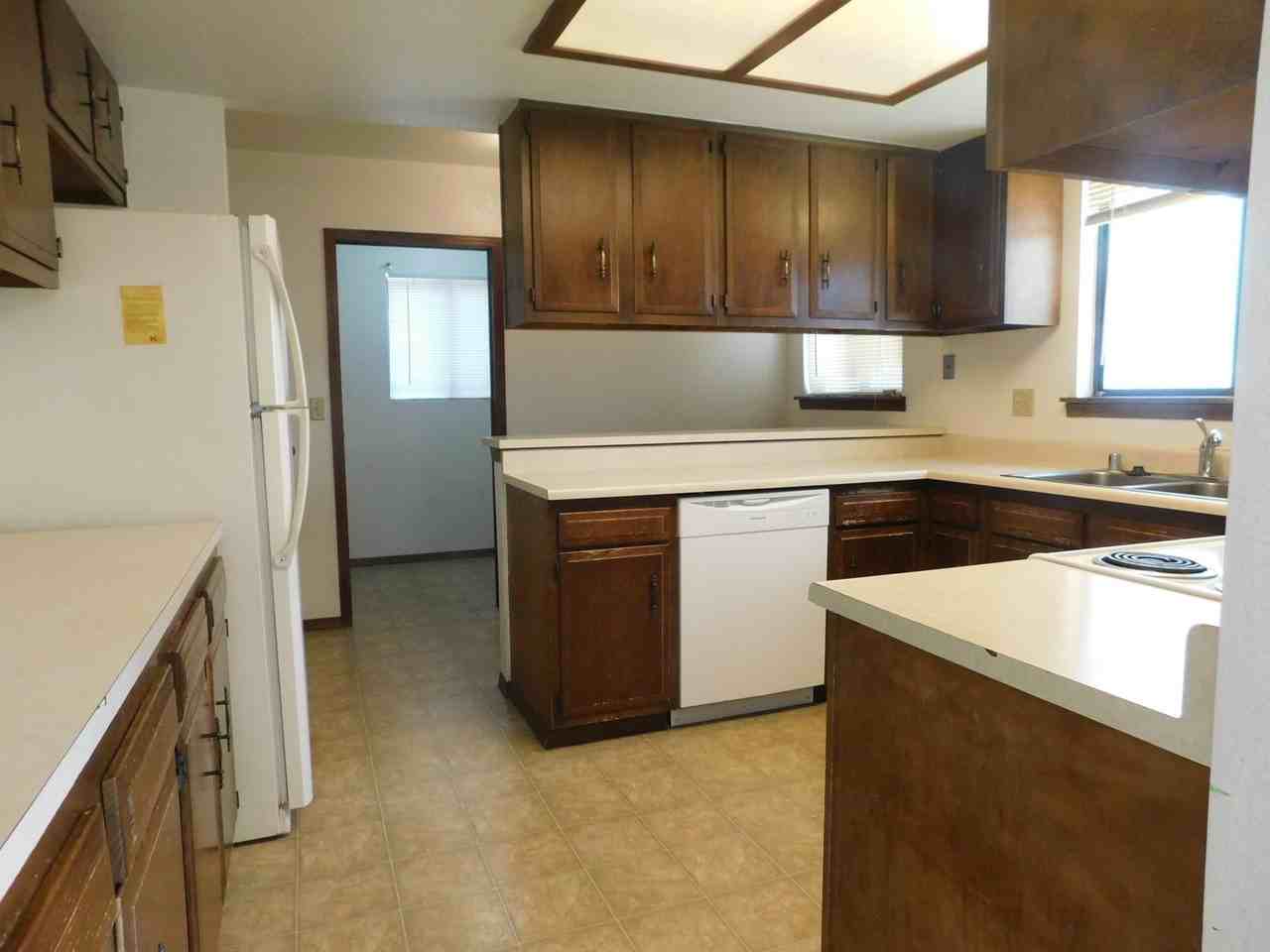 644 Starlight Dr - Photo 5 of 17