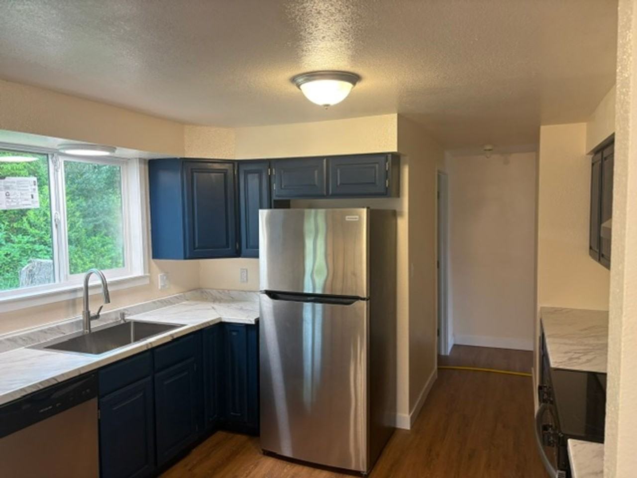 #400 BAYVIEW BY THE SEA APARTMENTS - Photo 5 of 6